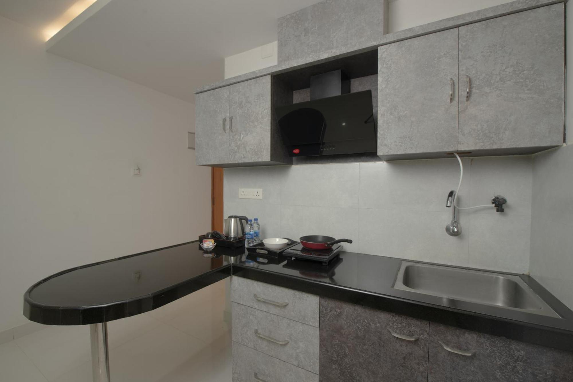 Manipal Atalia Service Apartments Eksteriør billede